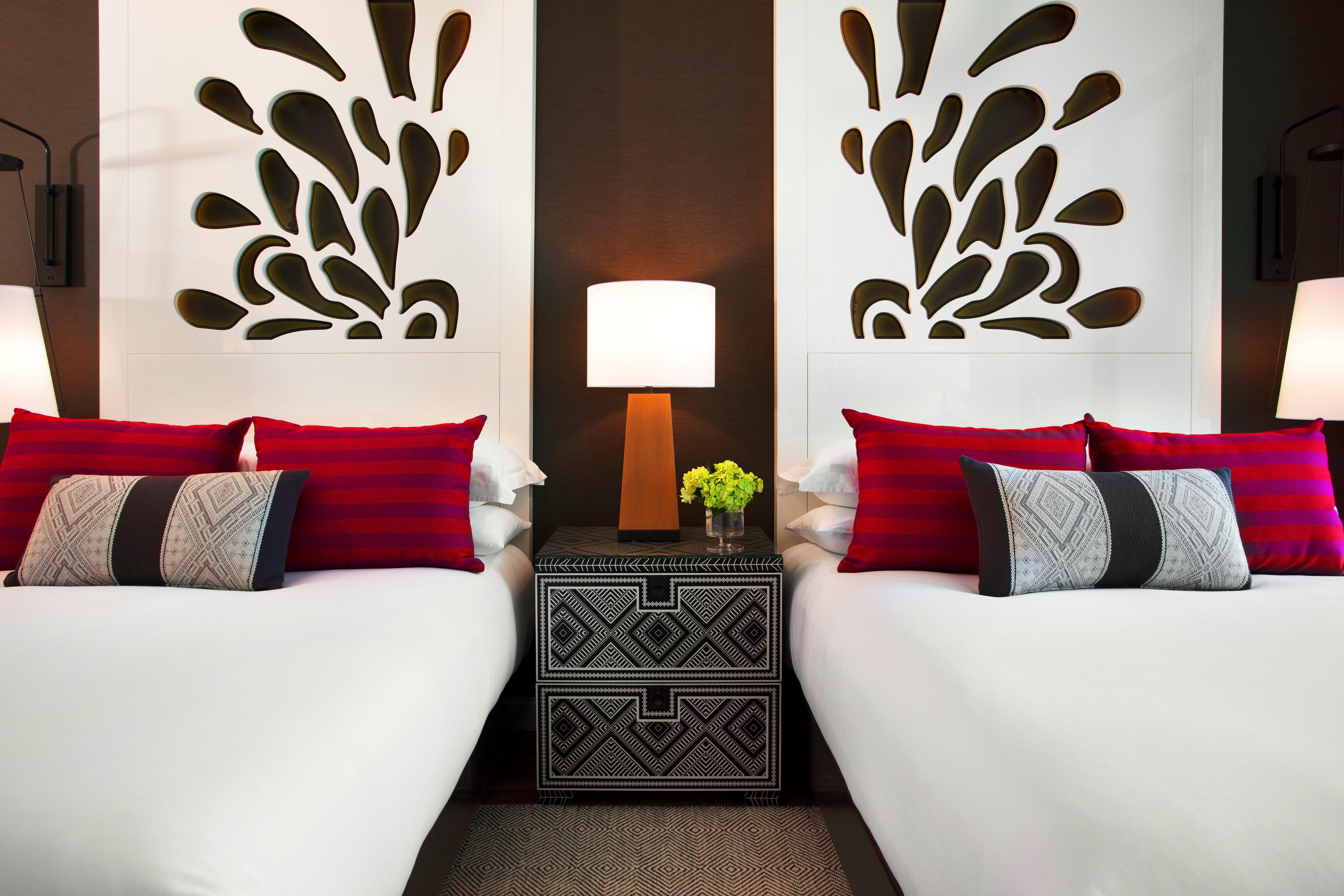 Kimpton Seafire Resort + Spa By Ihg West Bay Экстерьер фото