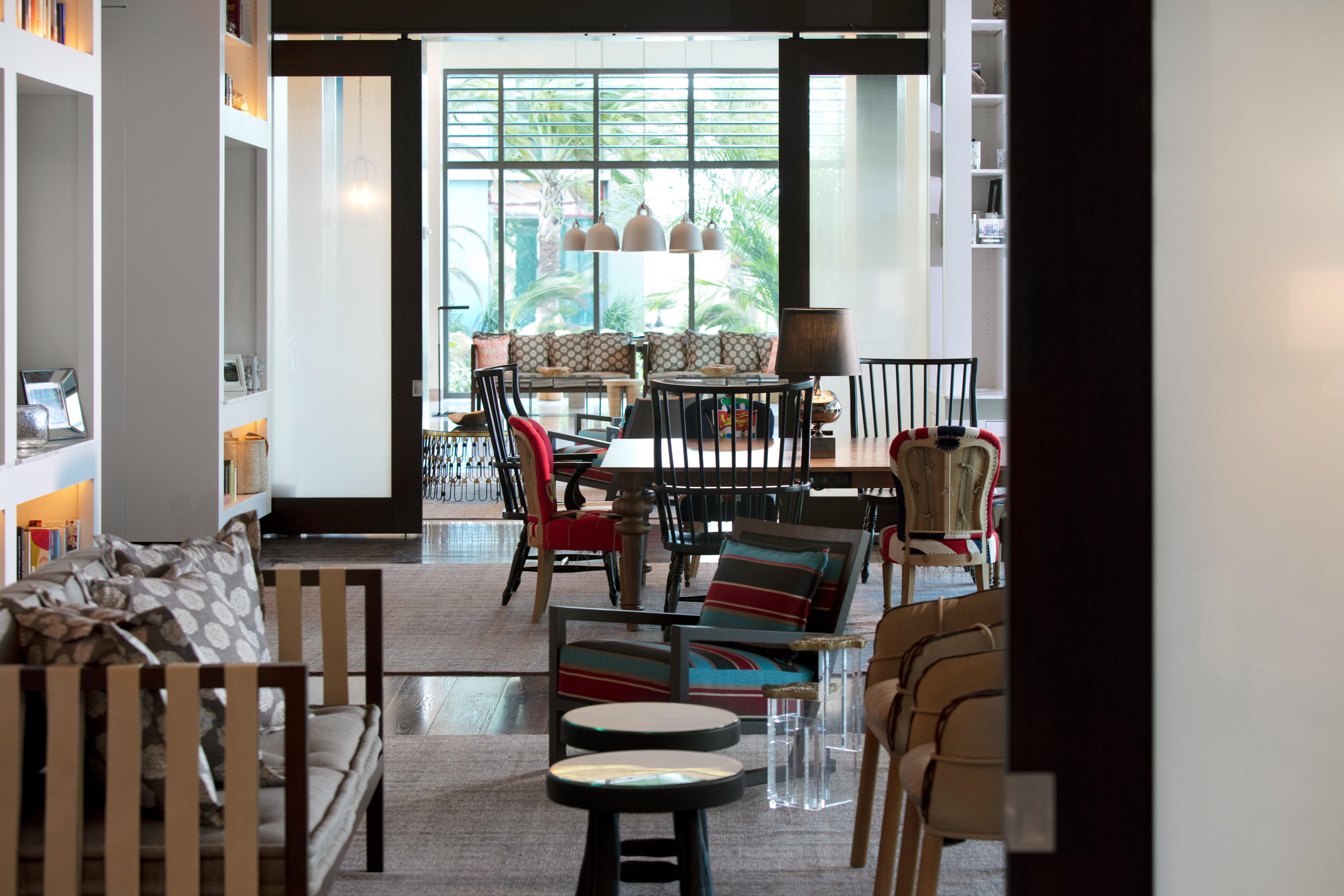 Kimpton Seafire Resort + Spa By Ihg West Bay Экстерьер фото