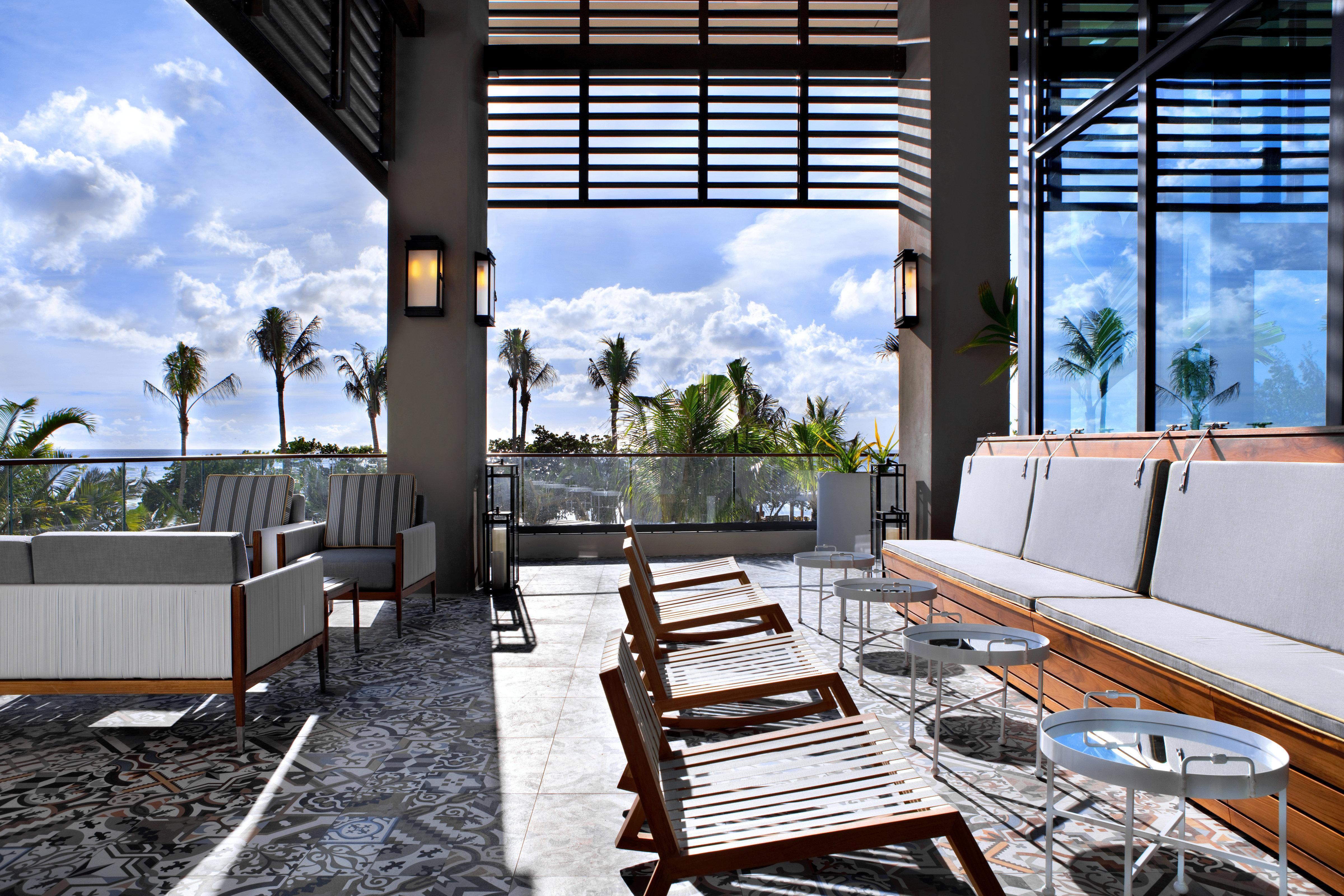 Kimpton Seafire Resort + Spa By Ihg West Bay Экстерьер фото