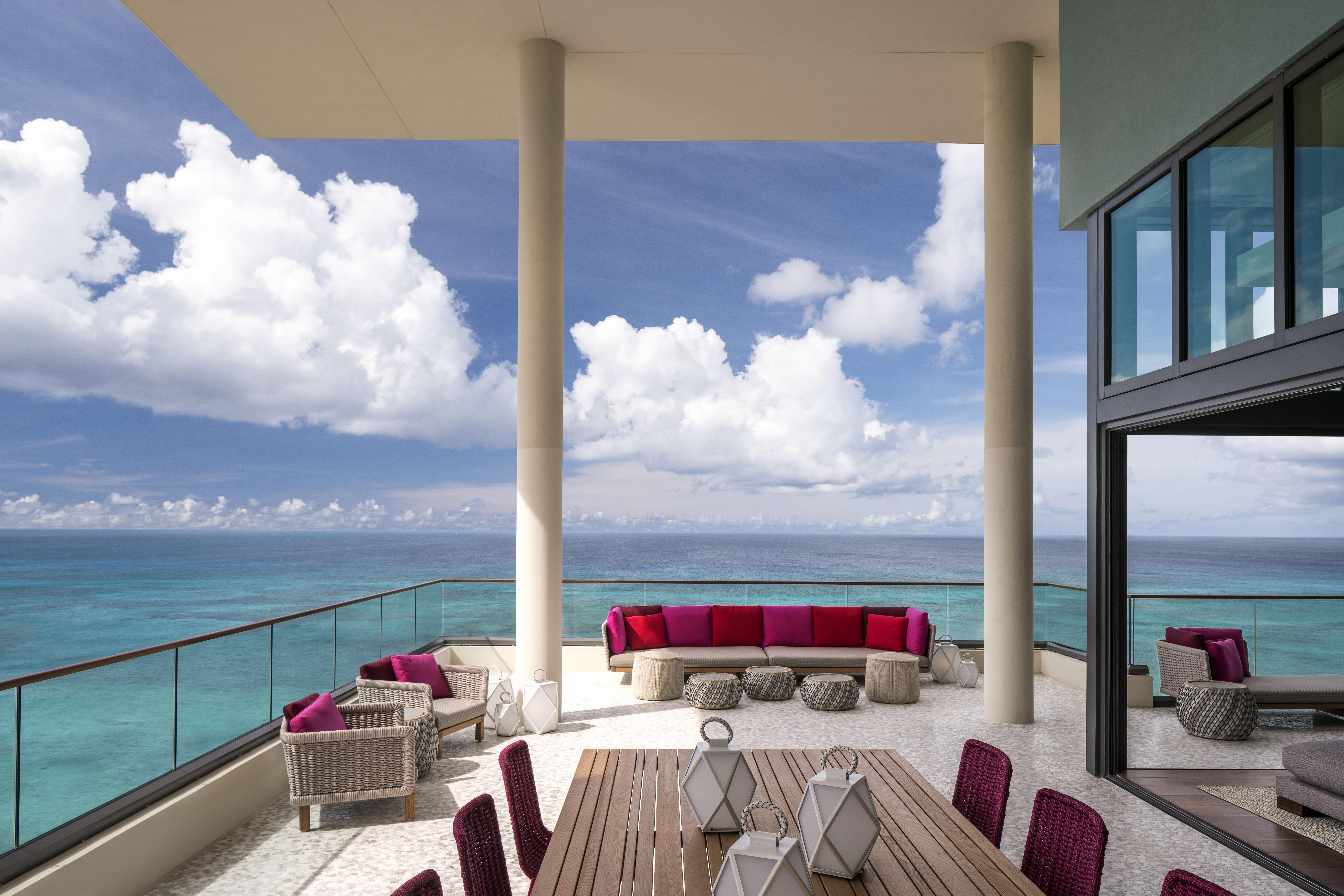 Kimpton Seafire Resort + Spa By Ihg West Bay Экстерьер фото