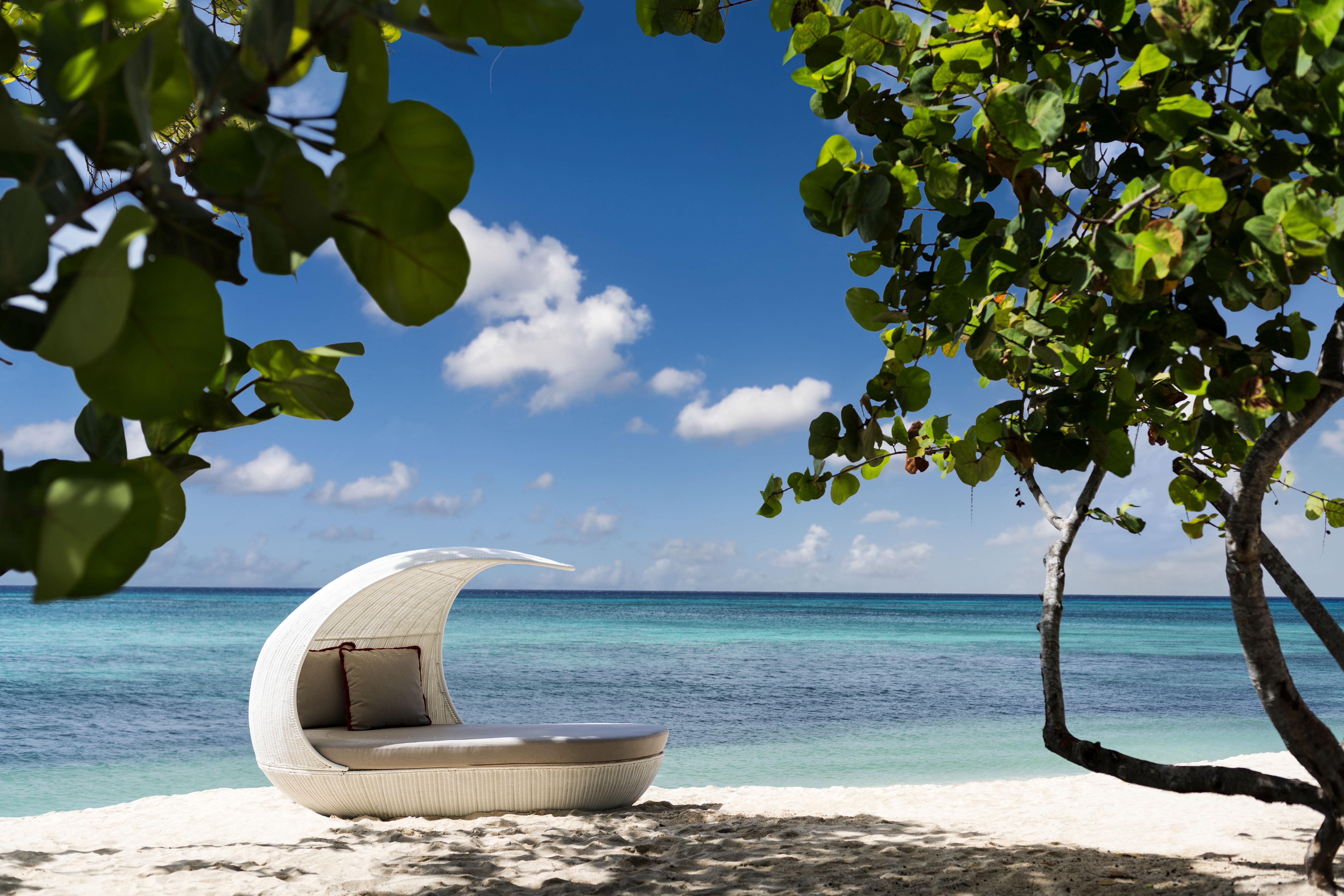 Kimpton Seafire Resort + Spa By Ihg West Bay Экстерьер фото